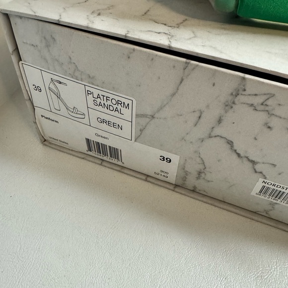 Jessica Rich Green Platform Sandals - Picture 9 of 9